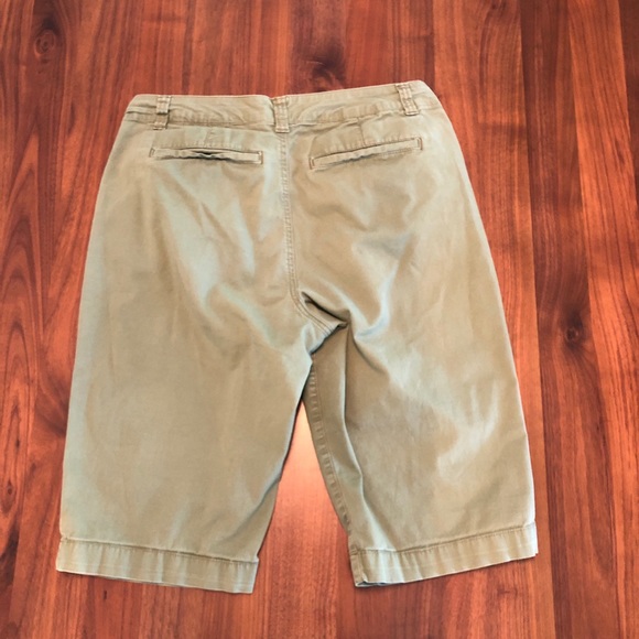 Olive green bandolino shorts - Picture 2 of 3